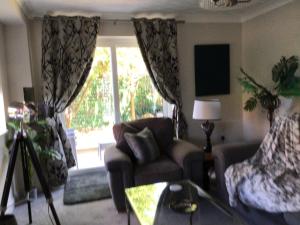 Stunning Fir Trees Corner 3 bedroom detached Executive house with free drive way parking for 2 vehicles 1 mile from M5 dogs welcome