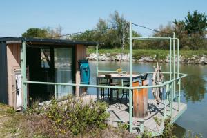 Bateaux La cabane a fleur d eau au coeur de la Camargue : photos des chambres