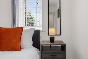 Stylish 3 Bedroom House Free Parking