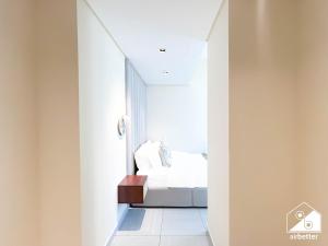 Cozy One-Bedroom in O2 Tower, JVC