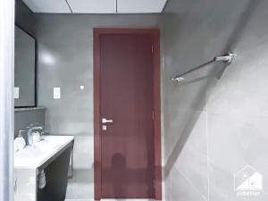 Cozy One-Bedroom in O2 Tower, JVC