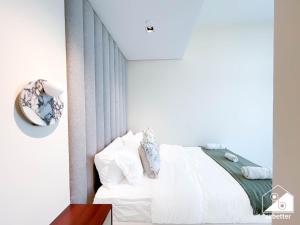 Cozy One-Bedroom in O2 Tower, JVC