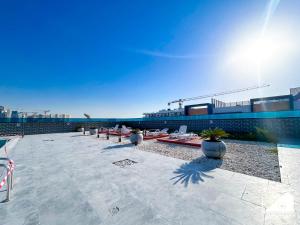 Cozy One-Bedroom in O2 Tower, JVC