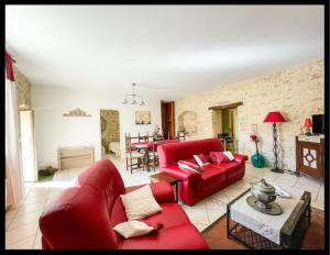 Maisons de vacances Gite le Cantou, Martel avec piscine & jacuzzi : photos des chambres