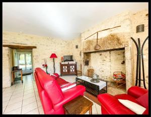 Maisons de vacances Gite le Cantou, Martel avec piscine & jacuzzi : photos des chambres