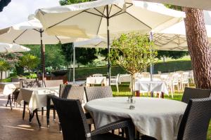 Hotels Logis Hotel et Restaurant La Bombardiere : photos des chambres
