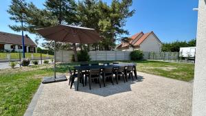 Maisons de vacances Dame Jeanne Maison de 10 personnes avec jardin et parking : Maison de Vacances