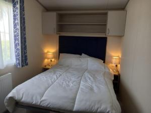 33 Unity Beach Holiday Resort Unity Brean - Centrally Located Pet Stays Free 8 birth