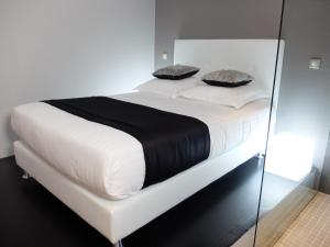 B&B / Chambres d'hotes Be Loft B&B Pool & Spa : photos des chambres