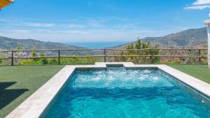 Cortijo La Encina Sayalonga by Ruralidays