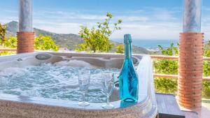 Cortijo La Encina Sayalonga by Ruralidays