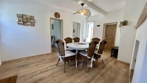 Maisons de vacances La Petite Maison – Charme & confort a deux pas de la mer : photos des chambres