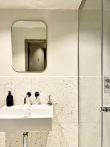 Midland Suites- Apartment 1