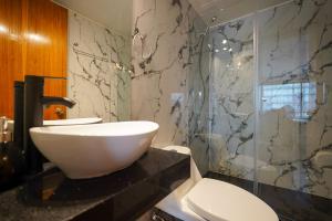 Oceana Suites Escuela Militar