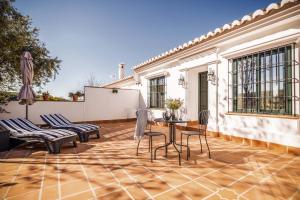 Casa Julia by Rosas Cantares