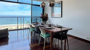 HR.368 - Lindo apartamento de 3 quartos frente mar Avenida Atlantica para locação temporada