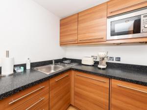 Pass the Keys Lovely Central Reading Flat