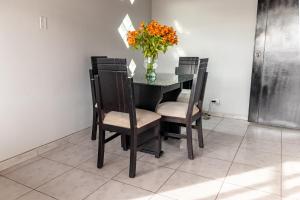 Habitación Privada en Kzona, Cerca al aeropuerto, Ideal para Escalas y Trámites