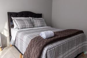 Habitación Privada en Kzona, Cerca al aeropuerto, Ideal para Escalas y Trámites