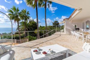 Villa Shangri-La, sea view, pool and panoramic view