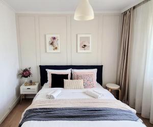 Cozy City Retreat, Obor Market & Metro