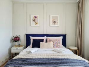 Cozy City Retreat, Obor Market & Metro