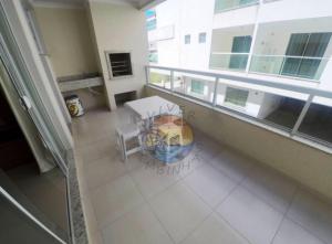 Apartamento na Zona Central da Praia com 02 Dormitórios