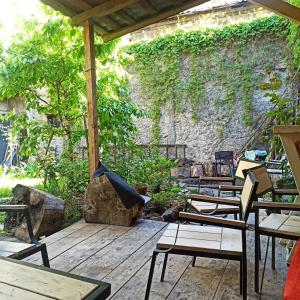 Номер у моря, бассейн, сад, мангал