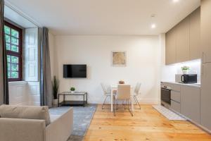Plaza Apartments by HostWise