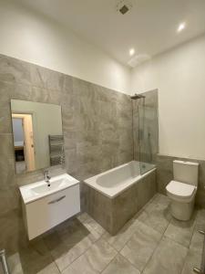 Stunning 1 Bed Apartment - Perfect for Couples or Solo Stays