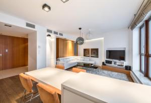 Sea Towers by NorthSide Apartments