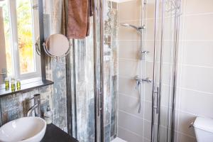B&B / Chambres d'hotes Maison Tournesol Massages Pau Jurancon : photos des chambres
