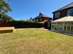 Whitley Family Retreat, Fabulous extended home