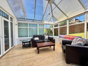 Whitley Family Retreat, Fabulous extended home