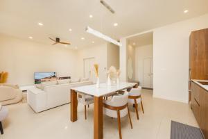 Oxygen Villas with Private Pool Near Naiharn by TropicLook