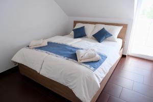 Apartma z dvema spalnicama in balkonom