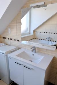 Apartma z dvema spalnicama in balkonom