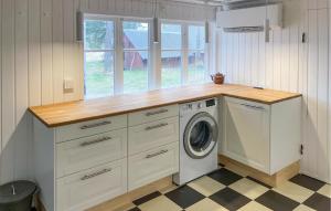 Nice Home In Lidhult With Kitchen