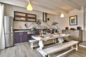 Maisons de vacances LocaLise - M5 - Maison de vacances sur le port de Lechiagat - terrasse entierement close - Wifi inclus - Draps inclus - Animaux bienvenus : photos des chambres