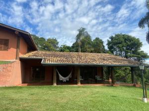 Paraíso rural em Sousas com piscina e quadra