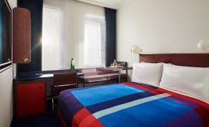 Standard Queen Room room in The Standard London