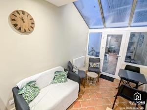 Appartements Le Bourgogne - Chambres privees cosy et renovees avec douche - Centre historique : photos des chambres