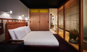 Standard King Interior room in The Standard London