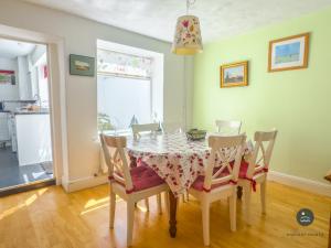 14 Nothe Parade - Waterfront Holiday Cottage