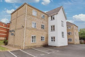 Spacious 3 bed flat in Colchester - Free parking