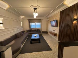 Spacious apartment beachfront city center