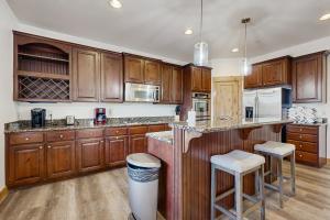 Bear Hollow Mountain Retreat