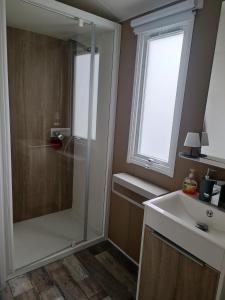 Chalets mobilhome a la mer : photos des chambres