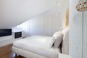 AMORE RENTALS - The Square Penthouse