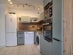 Gîte classé 3 étoiles dans résidence standing avec - Piscine Clim Parking Wifi Prêt Vélos - Ménage et linge non inclus